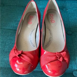 Cherry Red Kitten Heels size 9M Raging RED RED RED!